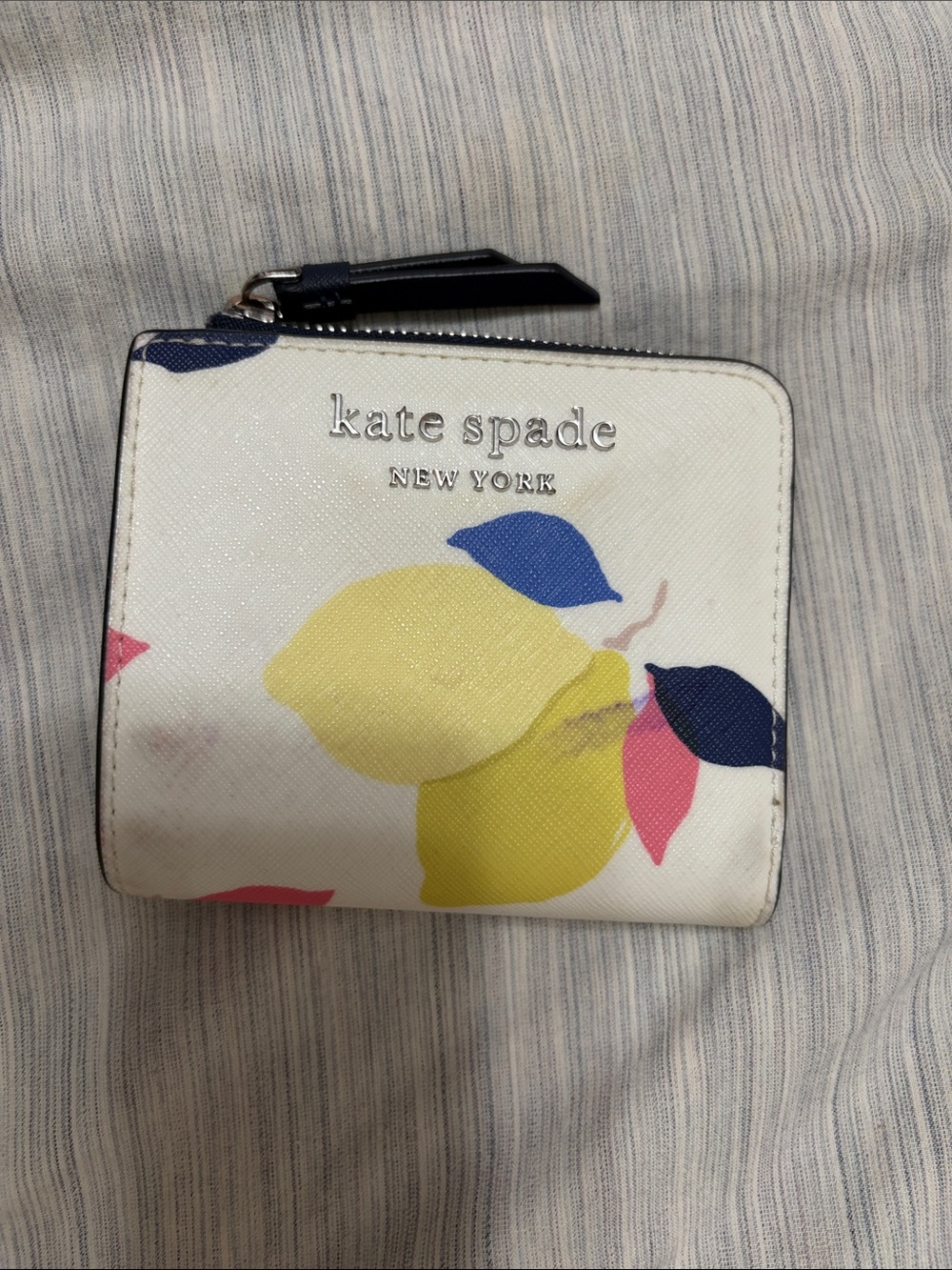 kate spade white lemon print zip wallet with navy and pink accents
